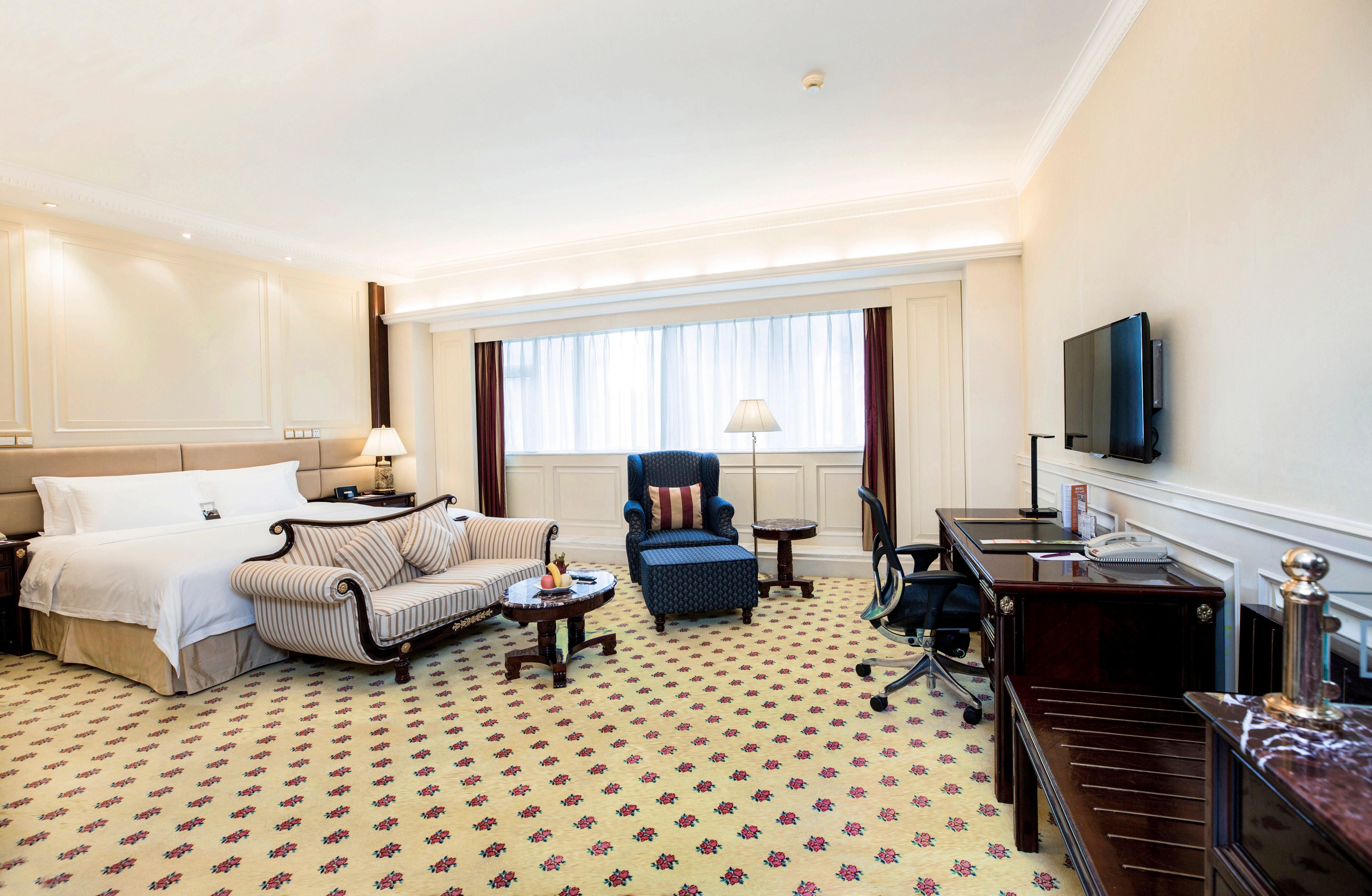 Crowne Plaza Hotel & Suites Landmark Shenzhen By Ihg - Nearby Luohu Border, Indoor Heated Swimming Pool, Complimentary Welcome Drink 외부 사진