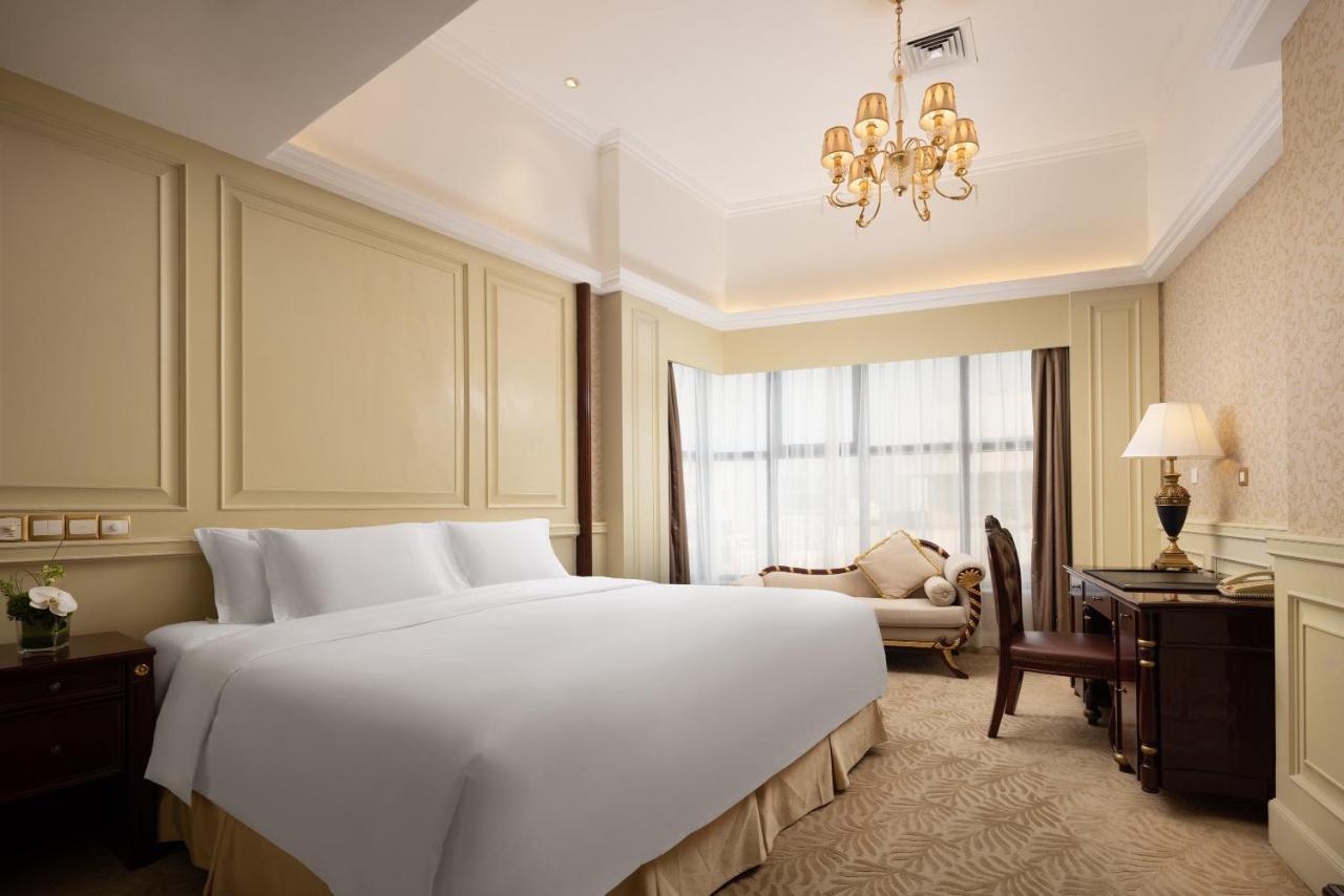 Crowne Plaza Hotel & Suites Landmark Shenzhen By Ihg - Nearby Luohu Border, Indoor Heated Swimming Pool, Complimentary Welcome Drink 외부 사진