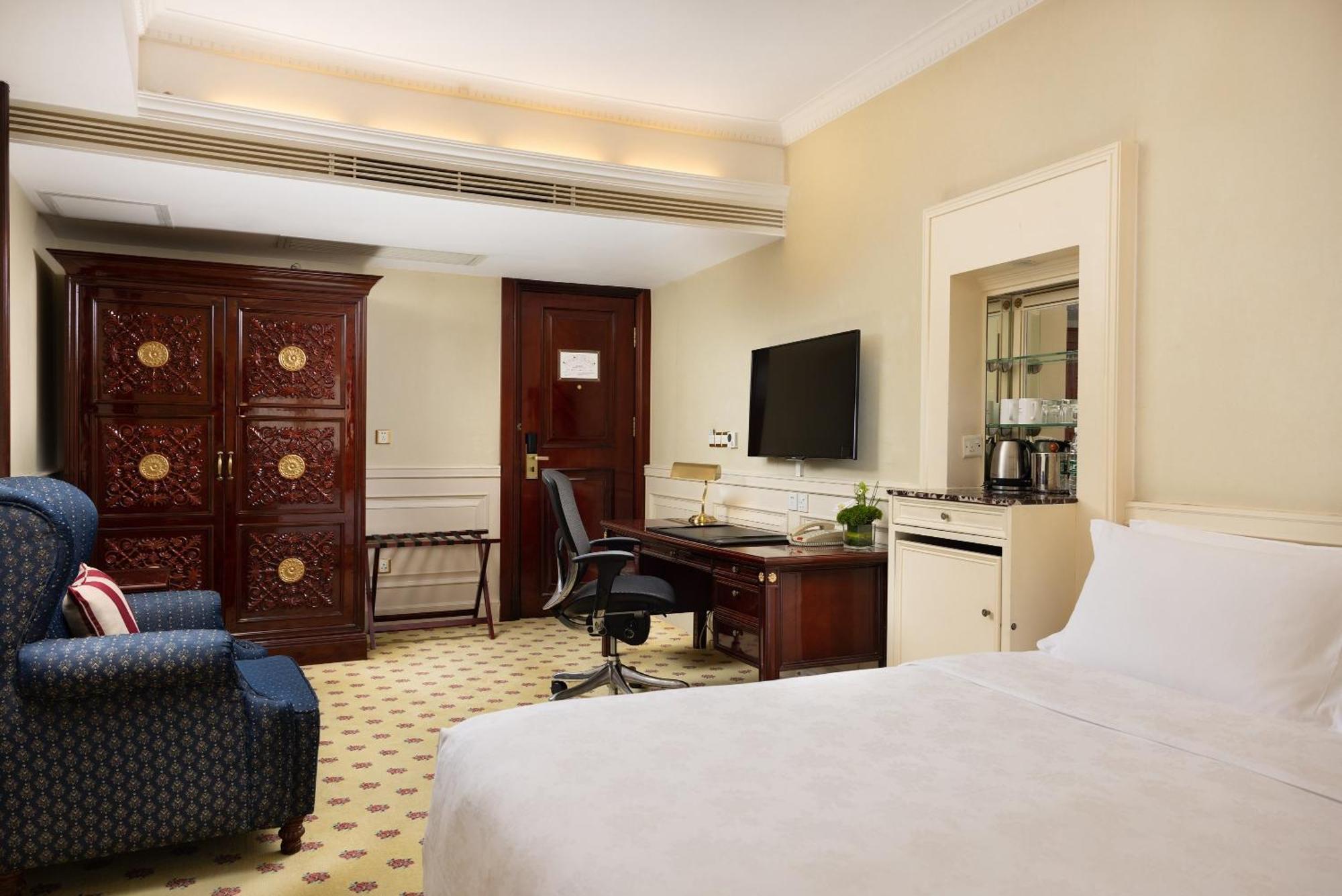 Crowne Plaza Hotel & Suites Landmark Shenzhen By Ihg - Nearby Luohu Border, Indoor Heated Swimming Pool, Complimentary Welcome Drink 외부 사진